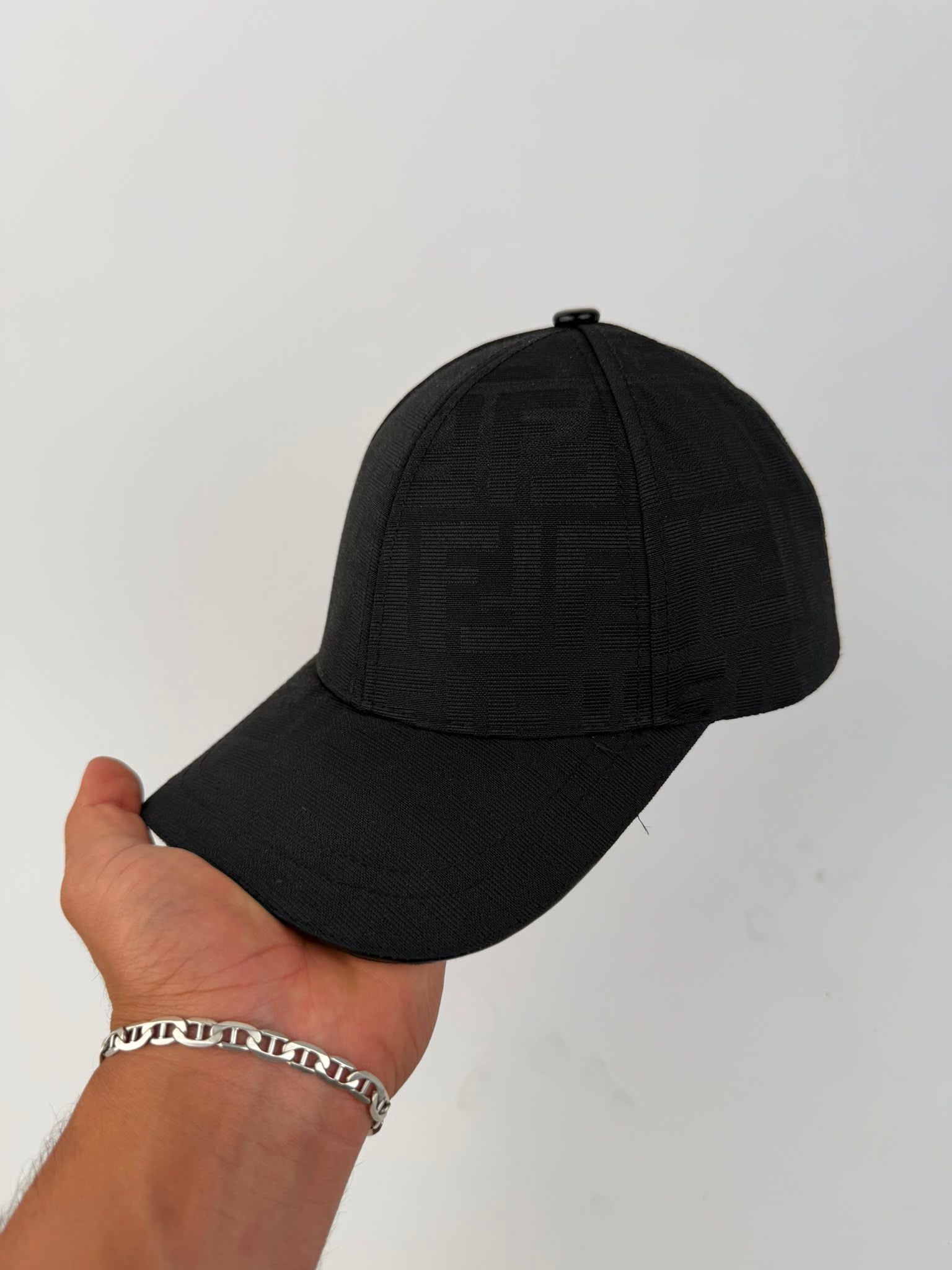 GORRA FENDI