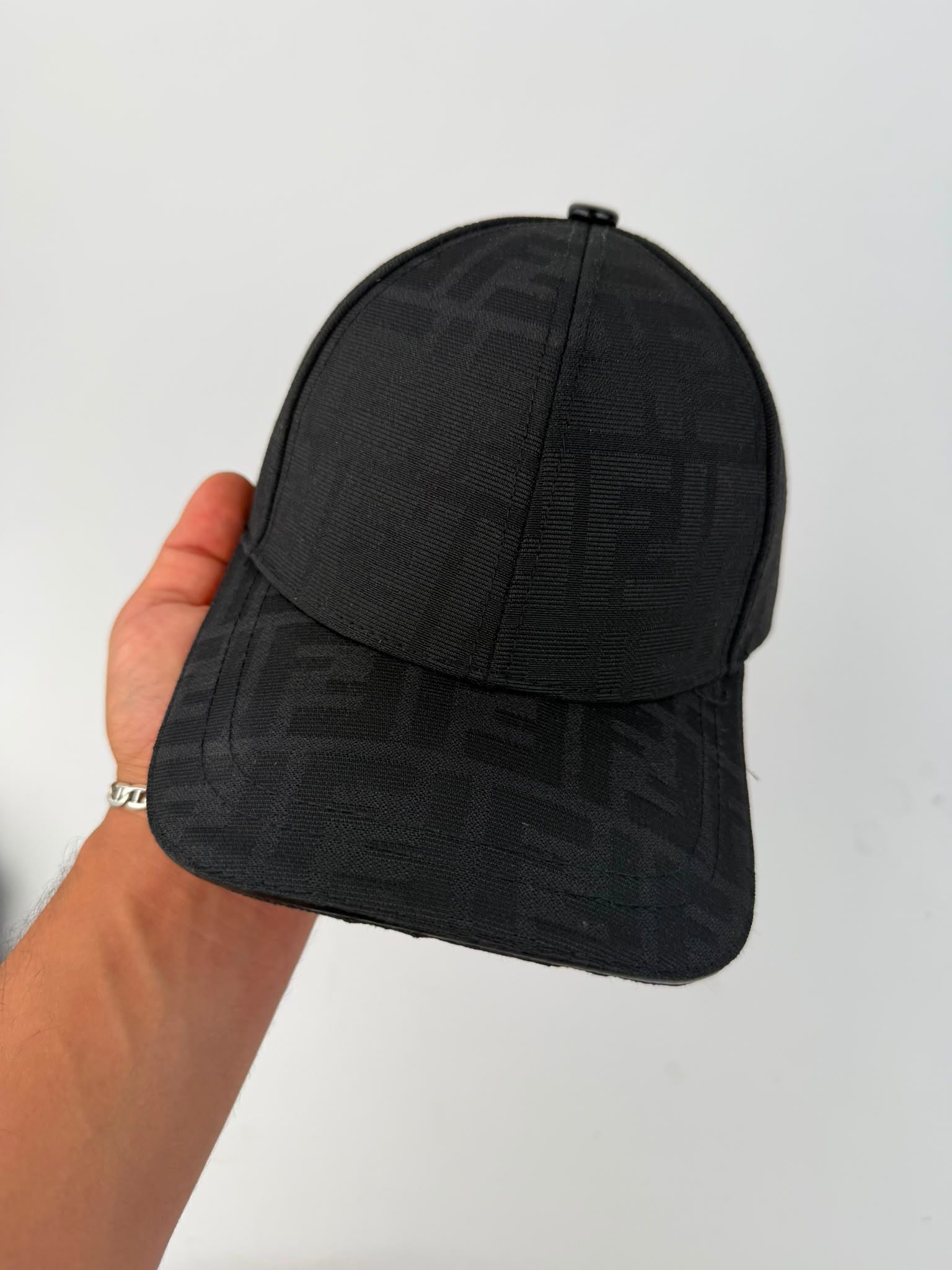 GORRA FENDI