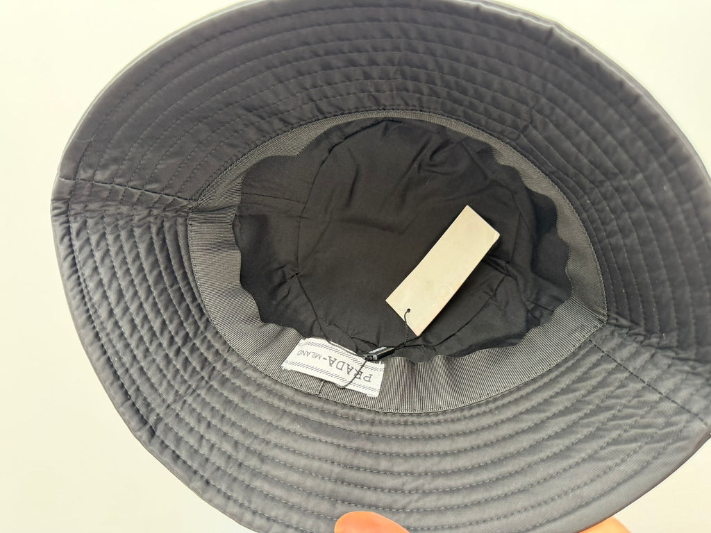 GORRO PRADA