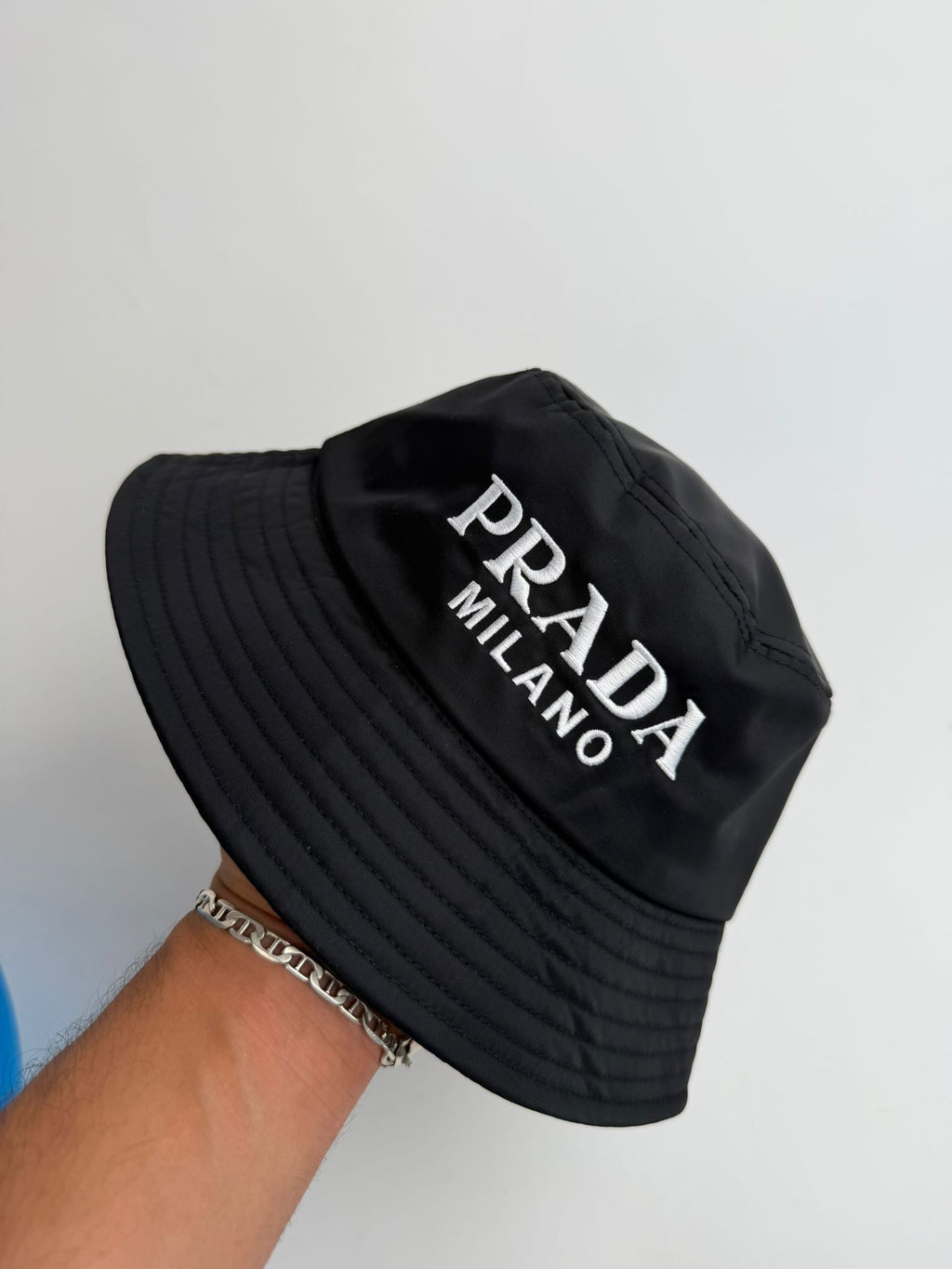 GORRO PRADA