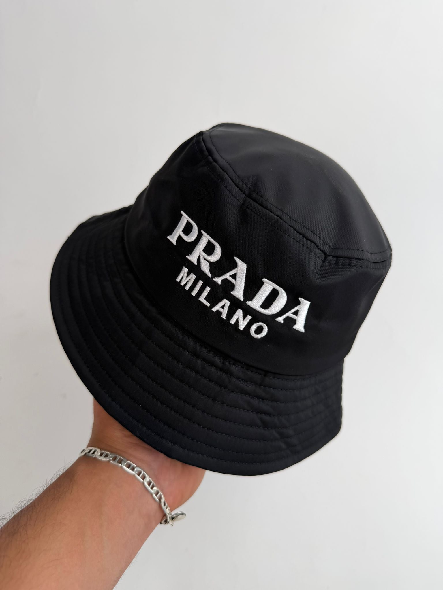GORRO PRADA
