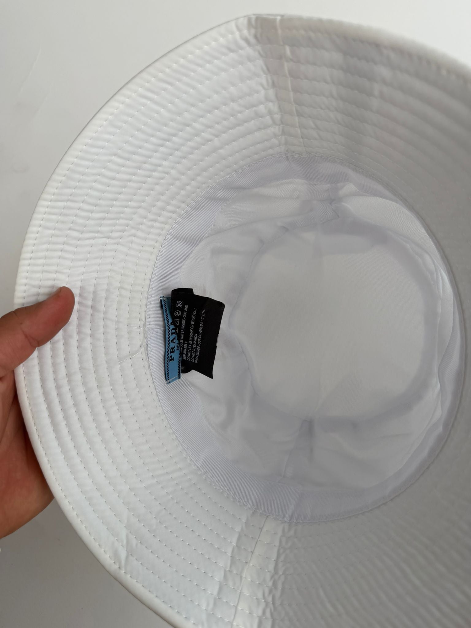 GORRO PRADA